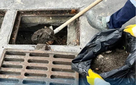 Beykoz’da kış öncesi yağmursuyu kanallarında temizlik çalışmaları aralıksız sürüyor