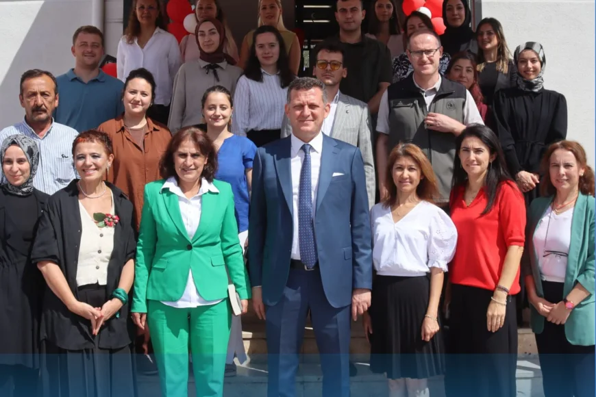 Beykoz’da 2025-2026 eğitim yılı başladı, Kaymakam Ürkmezer öğrencilerle ilk ders heyecanını paylaştı