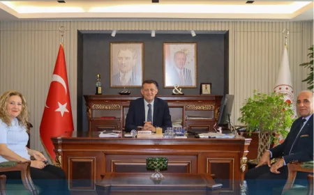BOÇAY Başkanı Bülent Taştan’dan Kaymakam Fatih Ürkmezer’e nezaket ziyareti