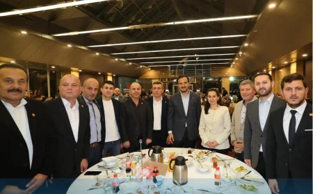 İstanbul’da Muhtarlar Buluşması: 39 İlçeden Katılım Sağlandı, Yerel Hizmette Ortak Vizyon Mesajı Verildi