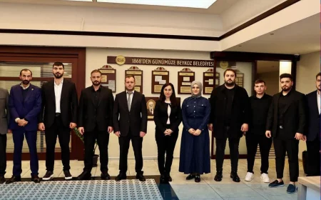 Beykoz Belediyesi’nde Ülkü Ocakları Ziyareti: Başkan Vekili Özlem Vural Gürzel, Samimi Karşılamayla Misafirlerini Ağırladı