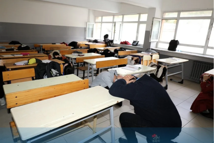 Beykoz’da Öğrencilere Deprem Bilinci Eğitimi: Şehit Murat Akdemir Meslek Lisesi’nde Tatbikat Gerçekleştirildi