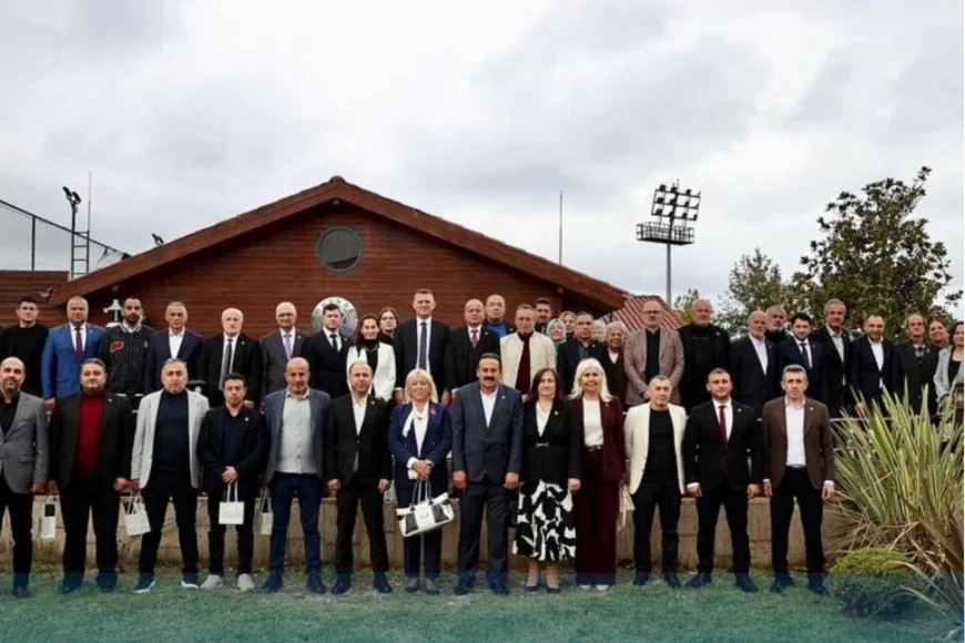 Beykoz’da Muhtarlar Günü buluşmasında birlik mesajı: İlçe Başkanı Emre Çömlekçi ve Meclis Üyesi Kadir Çakıroğlu muhtarlarla buluştu