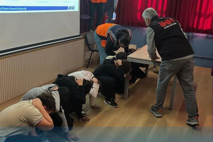 İHH Beykoz Arama Kurtarma Ekibi Okullarda Afet Farkındalık Eğitimlerini Başlattı