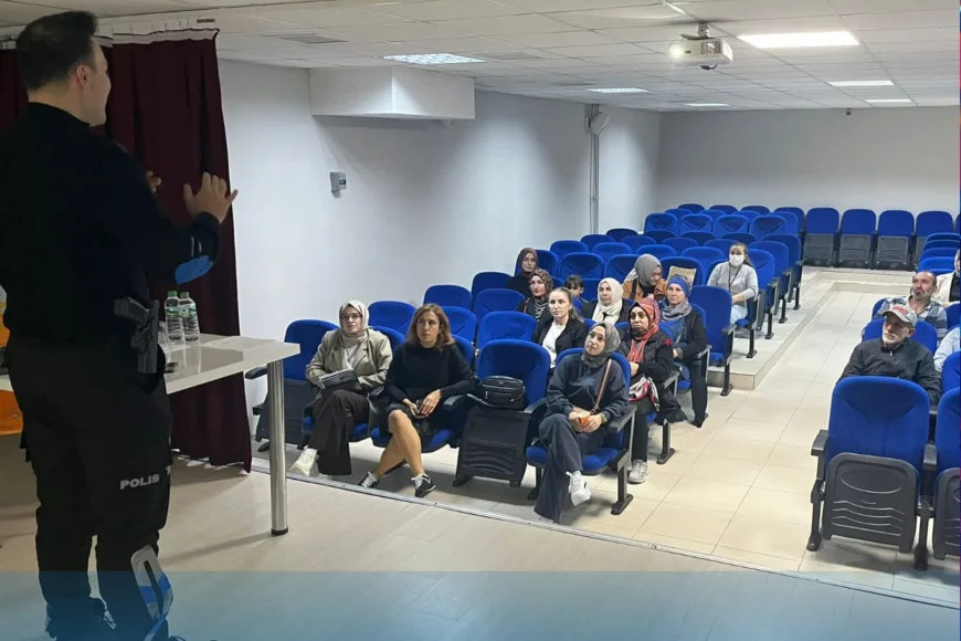Beykoz’da Velilere “Geleceğe Atılan Güvenli Adımlar” Semineriyle Dijital ve Sosyal Güvenlik Eğitimi Verildi
