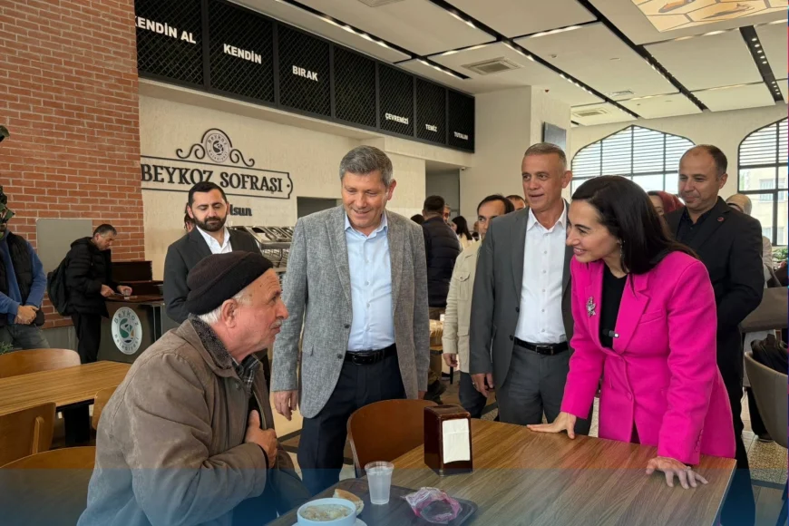 Başkan Vekili Özlem Vural Gürzel ve İlçe Başkanı Özkan Ayduğan Rüzgarlıbahçe Esnafını Ziyaret Ederek Talepleri Dinledi