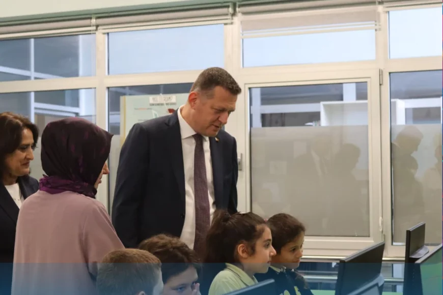 Kaymakam Dr. Fatih Ürkmezer’den İshakağa Ortaokulu’na Ziyaret: “Eğitim, Geleceğin Teminatıdır”