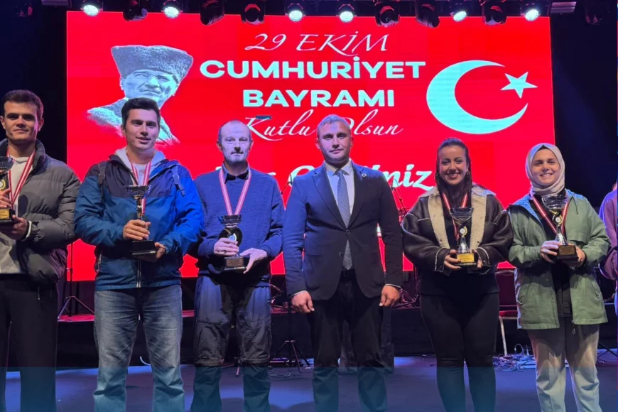 MHP Beykoz İlçe Teşkilatı, 19.23 Cumhuriyet Yürüyüşü’nde Beykozlularla Cumhuriyetin 102. Yıl Coşkusunu Paylaştı