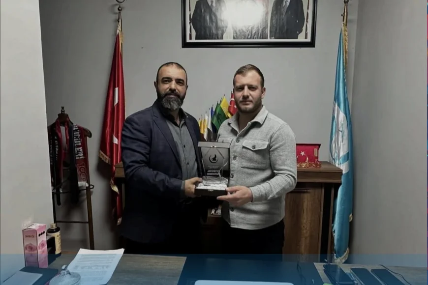 İş İnsanı Kemal Taşdemir’den Beykoz Ülkü Ocakları’na Ziyaret: “Gençlik, Ülkemizin En Değerli Gücüdür”