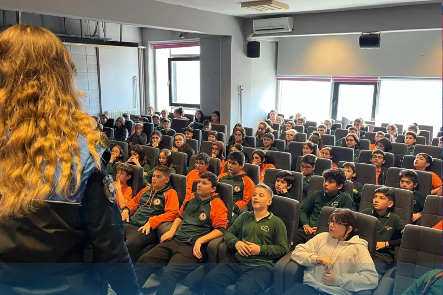 Beykoz İlçe Emniyet Müdürlüğü’nden “Geleceğe Atılan Güvenli Adımlar” Projesiyle Öğrencilere Bilinçlendirme Semineri