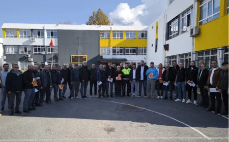 Beykoz’da Okul Servis Şoförleri ve Rehber Personel İçin Trafik Güvenliği Eğitimi Kapsamlı İçerikle Uygulamalı Olarak Gerçekleştirildi