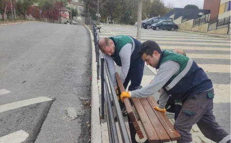Beykoz Çubuklu’da Yokuş Boyunca Oluşturulan Yeni Dinlenme Noktaları Yaşlılar ve Mahalle Sakinlerine Rahatlık Sağladı
