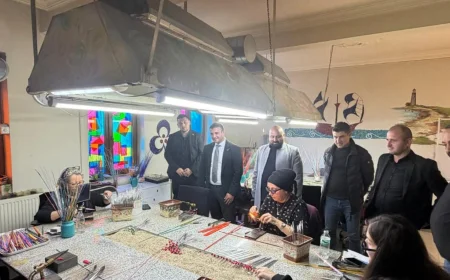 MHP Beykoz İlçe Teşkilatı Polonezköy’de Cam Sanat Merkezi ve Geri Dönüşüm Atölyesinde İncelemelerde Bulunarak Muhtarlarla Bölgesel Çalışmaları Değerlendirdi