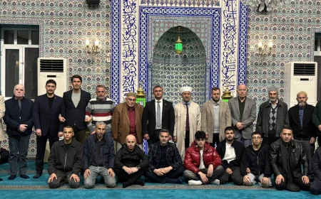 Göksu Peksimetçi Salih Ağa Camii’nde Şehitler İçin Kur’ân Tilaveti ve Dua Programı Yoğun Katılımla Gerçekleştirildi
