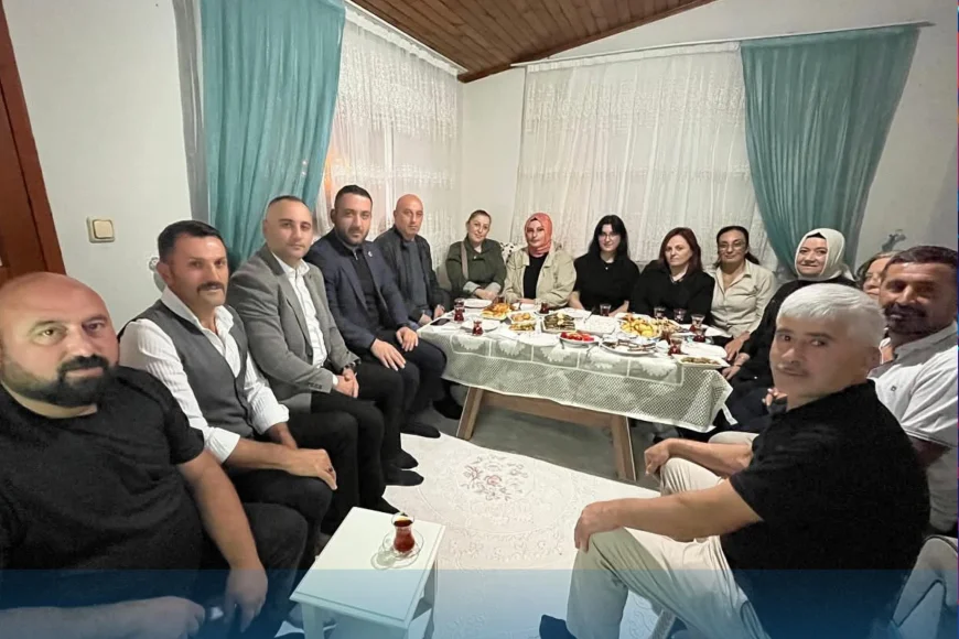 “Hayırlı Günler Komşum” Ziyaretleri Riva’da Devam Ediyor: MHP Beykoz Teşkilatından Yelege Ailesine Samimi Buluşma