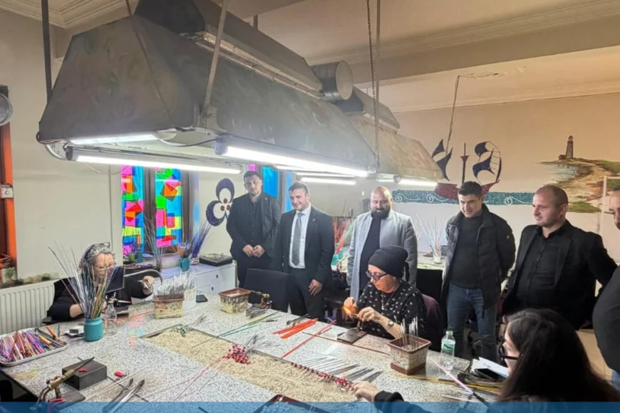 MHP Beykoz İlçe Teşkilatı Polonezköy’de Cam Sanat Merkezi ve Geri Dönüşüm Atölyesinde İncelemelerde Bulunarak Muhtarlarla Bölgesel Çalışmaları Değerlendirdi