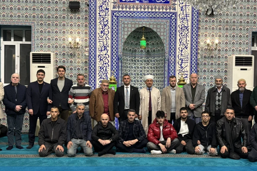 Göksu Peksimetçi Salih Ağa Camii’nde Şehitler İçin Kur’ân Tilaveti ve Dua Programı Yoğun Katılımla Gerçekleştirildi
