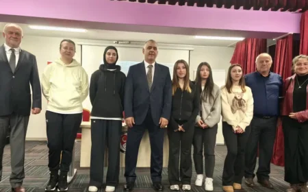 Genç AR-GE Projesi Kariyer Buluşmalarının İlki Beykoz’da Yapıldı: Akademisyenler Öğrencilerle Buluştu