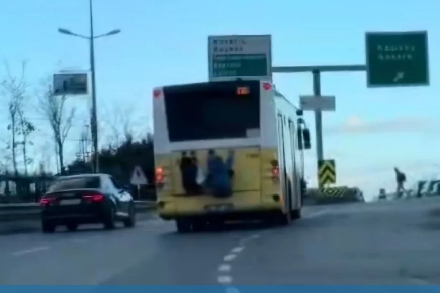 Beykoz’da Yürekleri Ağıza Getiren Olay Göksu Kavacık Hattında İki Çocuk Otobüsün Arka Kapağına Tutundu