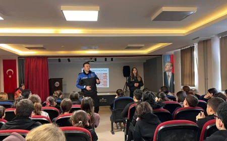 Beykoz İlçe Emniyet Müdürlüğü “Geleceğe Atılan Güvenli Adımlar” Projesiyle Okullarda Bilinçlendirme Çalışmalarını Sürdürüyor