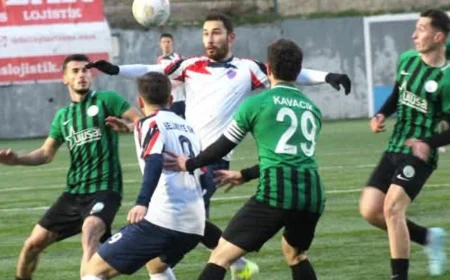 SELİMİYESPOR KENDİ SAHASINDA KAZANDI: 9 KİŞİ KALAN KAVACIKSPOR’A KARŞI 3-1’LİK ZİRVE GALİBİYETİ