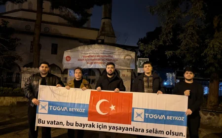TÜGVA Beykoz’dan Akşam Saatlerinde Milli Birlik ve Vatan Sevgisine Dikkat Çeken Çalışma