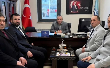 Anahtar Parti Beykoz İlçe Teşkilatı Halk Eğitim Merkezi Müdürlüğü’nü Ziyaret Ederek Eğitim Faaliyetlerini İnceledi