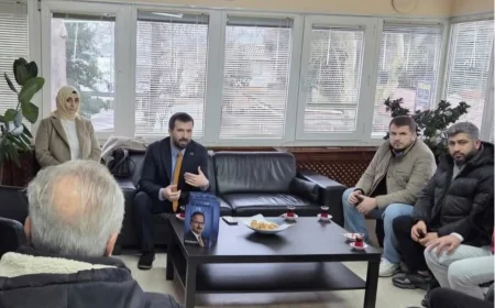 Anahtar Parti Beykoz İlçe Başkanlığı Kanlıca Yardımlaşma Derneği’ne Ziyaret Gerçekleştirdi “Mahalle Temelli Güçlenme Ortak Akıl ve Dayanışmayla Mümkün”