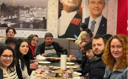 CHP Gümüşsuyu Mahallesi’nde Gençlerle Sahur Buluşması Dayanışma Sofrasında Umut Mesajı Verdi