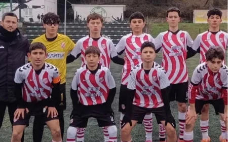 Çavuşbaşıspor U15 Takımı Anadolu Hisarı Karşısında 3-2 Kazanarak Namağlup Liderlik Serisini Sürdürdü