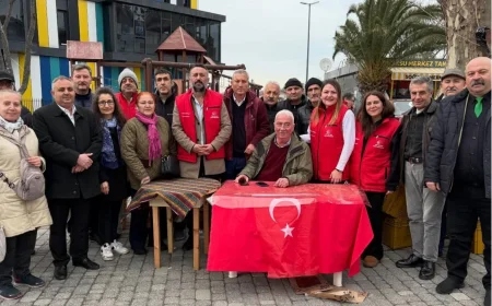 CHP Beykoz İlçe Başkanı Aydın Düzgün Soğuksu Mahallesi’nde Pide Dağıtımı Gerçekleştirdi