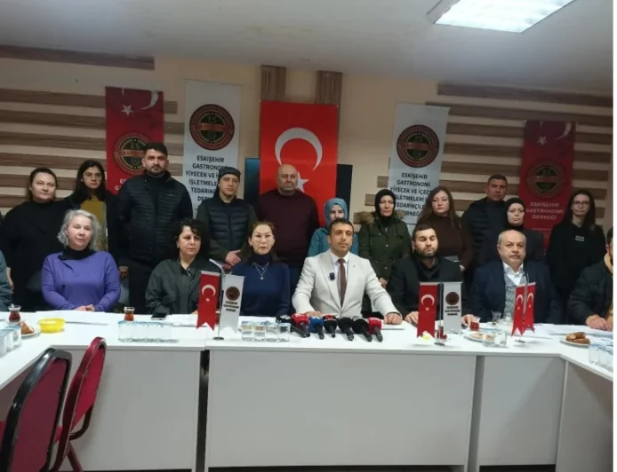 Eskişehir Gastronomi Derneği Başkanı Murat Arnik: “Lokantacılar ve Kasaplar Odası’nda seçim tarihi bilinçli olarak belirsiz bırakılıyor”