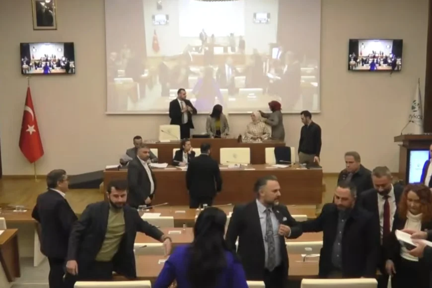 AK Parti Başkan Vekili Özlem Vural Gürzel’den CHP’li Bilgehan Murat Miniç’e Sert Yanıt: “Alnım Açık Hesaplarım Açık”