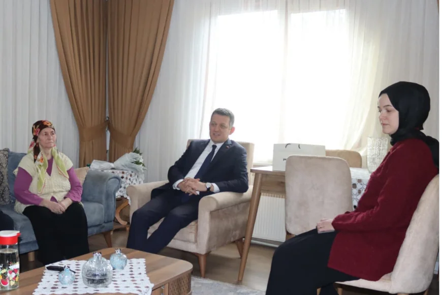 Beykoz Kaymakamı Dr. Fatih Ürkmezer Cumhurbaşkanlığı Himayesinde Şehit Ailelerini Evlerinde Ziyaret Etti