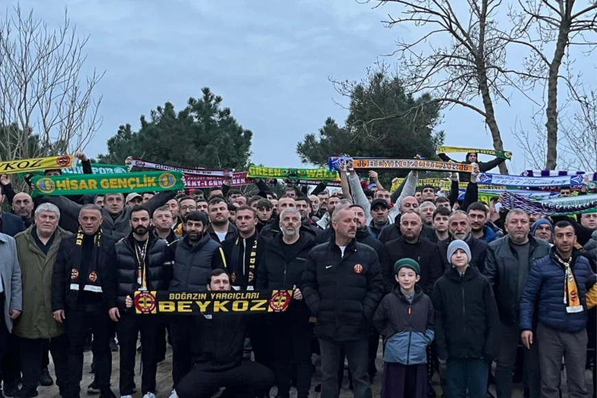 TRİBÜNLER HZ. YUŞA TEPESİ’NDE BULUŞTU: FARKLI RENKLER AYNI SAFTA ORTAK DUA VE KARDEŞLİK MESAJI