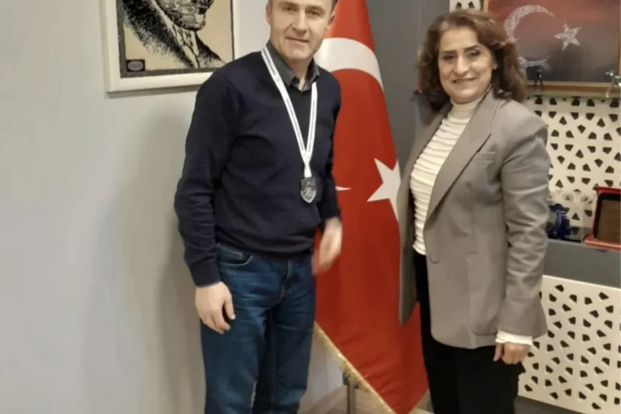 Büyük Gurur! Yaşar Aydınoğlu Türkiye Taekwondo Poomsae Şampiyonası’ndan Gümüşle Döndü