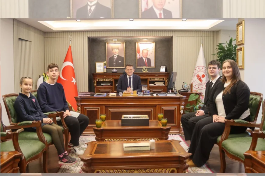 Beykoz Kaymakamı Dr. Fatih Ürkmezer’e İlçe Öğrenci Meclisi Ziyareti: “Gençlerin Demokratik Katılımı Çok Kıymetli”