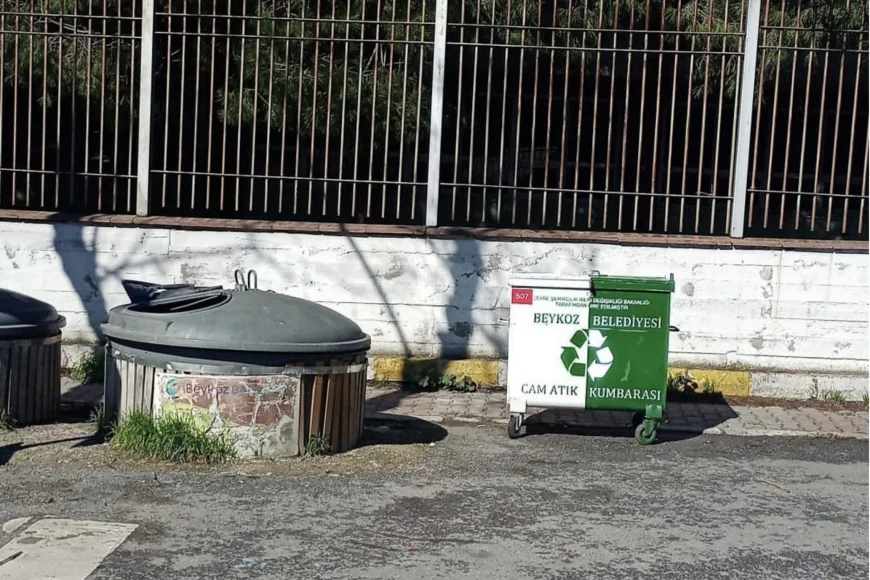 Beykoz Belediyesi Cam Atık Kumbaralarını İlçenin Farklı Noktalarına Yerleştirdi Geri Dönüşüm Altyapısı Güçleniyor