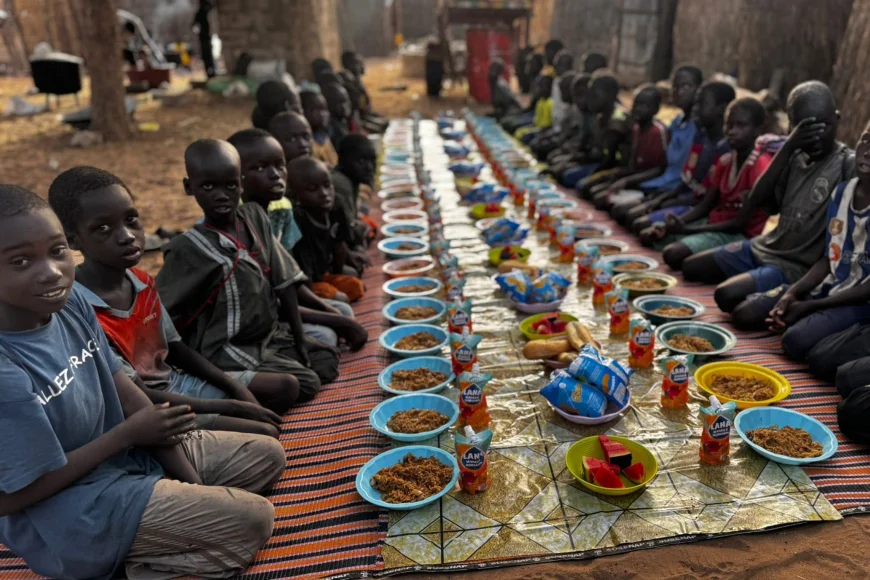 MHP Teşkilatları Senegal’de “Kardeşlik Sofrası” Kurarak Ramazan Dayanışmasını Üç Kıtaya Taşıdı