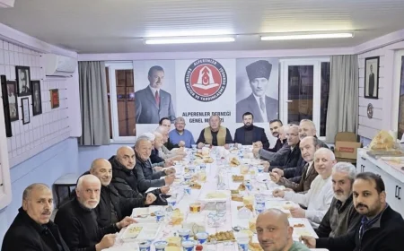 Anahtar Parti Beykoz İlçe Başkanı Onur Kaya Alperenler Derneği İftarında: “Aynı Sofrada Buluşmak Gönül Bağlarımızı Güçlendiriyor”