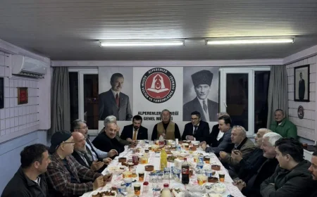 Alperenler Derneği Beykoz’da Düzenlediği 3. Geleneksel İftar Programında Akademi, Siyaset ve İş Dünyasını Buluşturdu