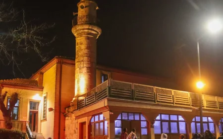 Beykoz’da Hazreti Yuşa Camii’nde Kadir Gecesi Coşkusu: Vatandaşlar Mübarek Geceye Bir Araya Geldi