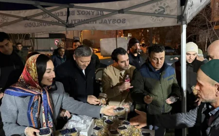 Beykoz’da Kadir Gecesi Coşkusu: Camilerde Manevi Atmosfer ve Vatandaşlara İkramlar Gerçekleştirildi