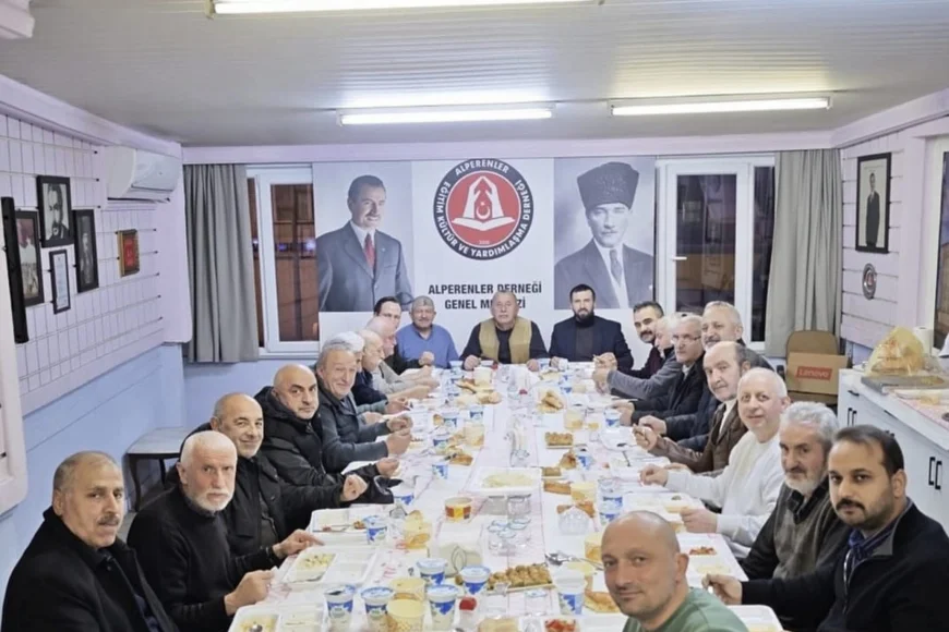 Anahtar Parti Beykoz İlçe Başkanı Onur Kaya Alperenler Derneği İftarında: “Aynı Sofrada Buluşmak Gönül Bağlarımızı Güçlendiriyor”