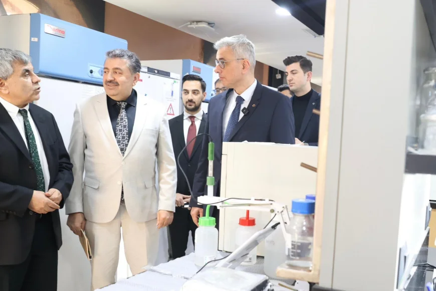 Sağlık Bakanı Kemal Memişoğlu Beykoz Yaşam Bilimleri ve Biyoteknoloji Enstitüsü’nde Yürütülen Yerli ve Millî Projeleri Yerinde İnceledi