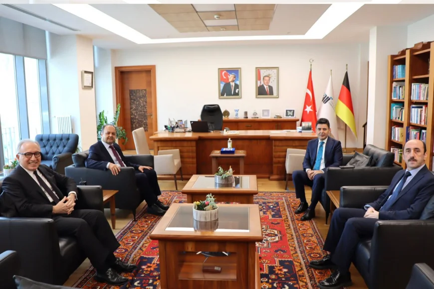 Ulaştırma ve Altyapı Bakan Yardımcısı Osman Boyraz Türk-Alman Üniversitesi’ni Ziyaret Ederek Akademi ve Sanayi İş Birliğini Görüştü