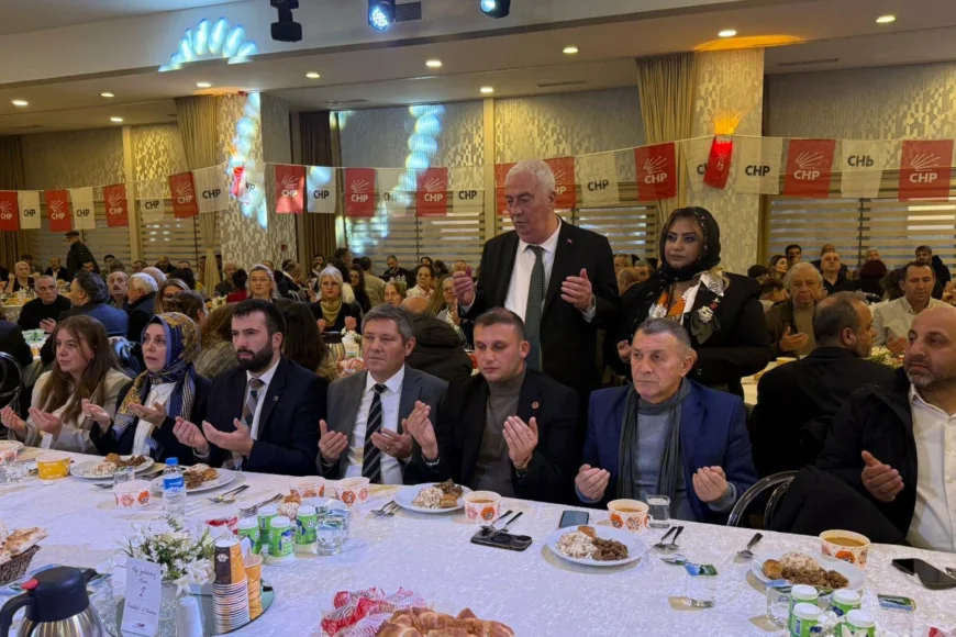 CHP Beykoz İlçe Başkanı Aydın Düzgün’ün İftar Programında Farklı Siyasi Partiler Aynı Sofrada Buluştu
