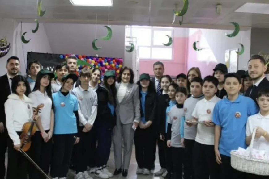 Beykoz İlçe Milli Eğitim Müdürü Sevcenur Özcan, Yeşilay Haftası Etkinliğinde Öğrencilerle Buluştu