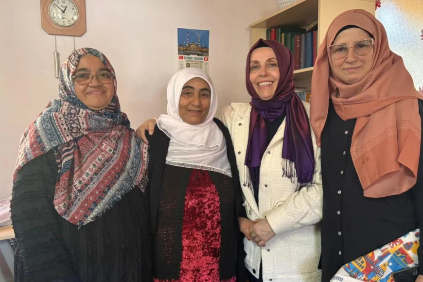 AK Parti Beykoz İlçe Kadın Kolları Ramazan Ayında Mahalle Mahalle Vatandaşlarla Buluşuyor