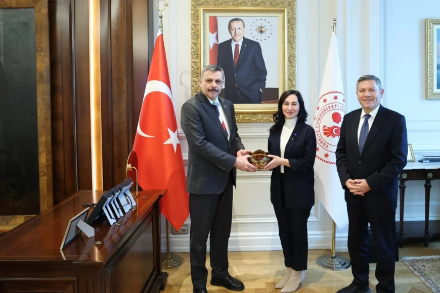 BEYKOZ BELEDİYESİ BAŞKAN VEKİLİ ÖZLEM VURAL GÜRZEL ANKARA’DA İÇİŞLERİ BAKANI MUSTAFA ÇİFTÇİ’Yİ ZİYARET ETTİ